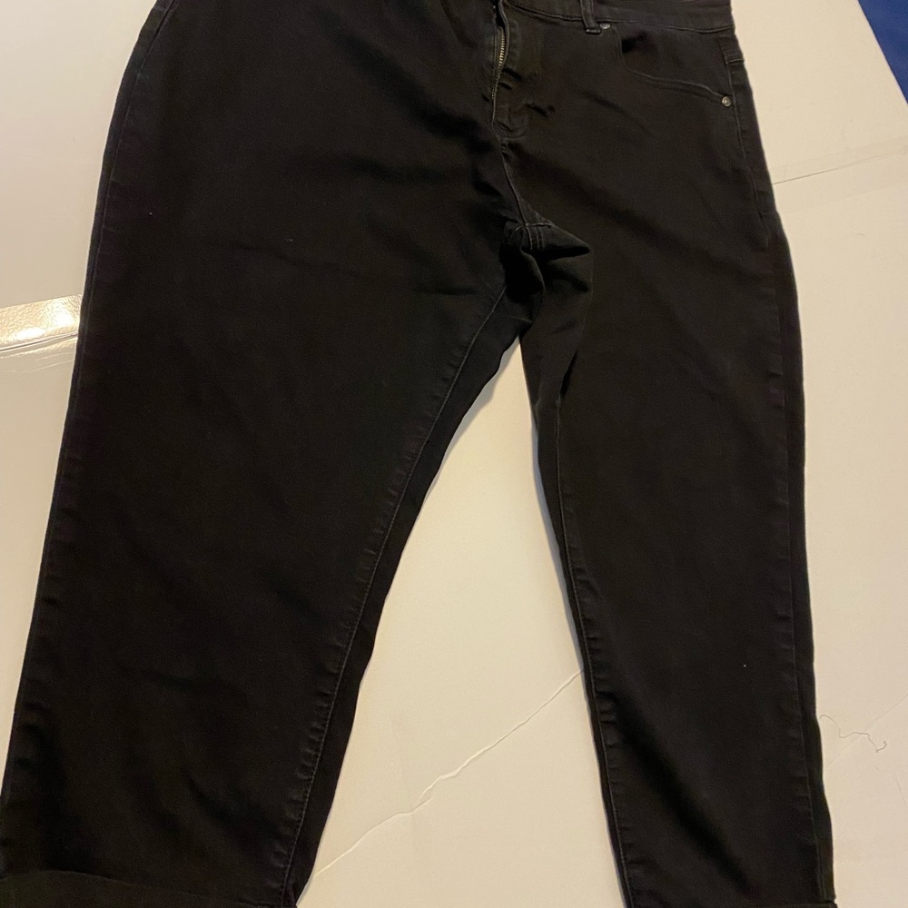 Dolce and Gabbana 2 black Capri